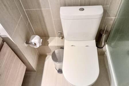 Apartamento Hom I Depto A Estrenar En Mejor Zona Con Estacionamiento 4040